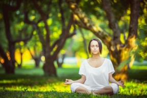 九游体育直播-Doinb新星爆冷惊艳全场，TES虽败犹荣未来可期